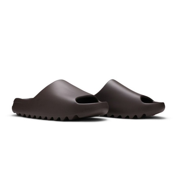 Yeezy slides soot - Picture 1 of 1